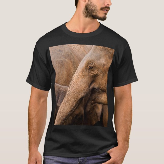 Camiseta Família Elefante: Vida Selvagem Majestosa (Frente)