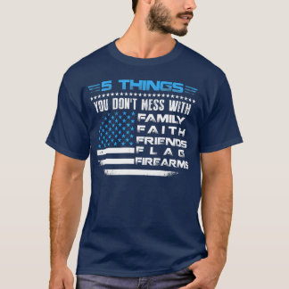 Camiseta Família Fé Amigos Sinalizador Armas de Fogo Améric