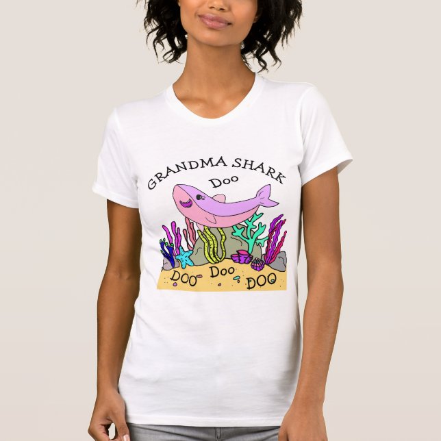 Camiseta Família Vovó Shark Doo Doo (Frente)