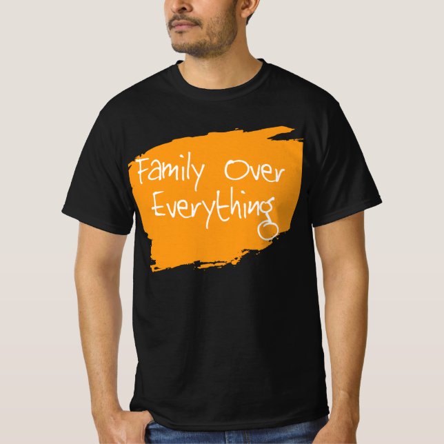Camiseta Family Over Everything Tee (Frente)