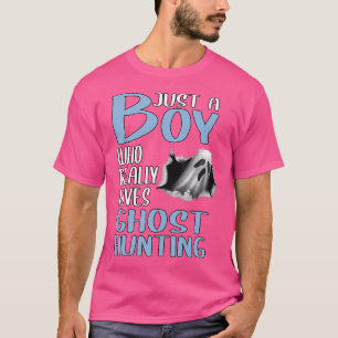 Camiseta Fantasma Apenas um Menino que Realmente Ama Caça d