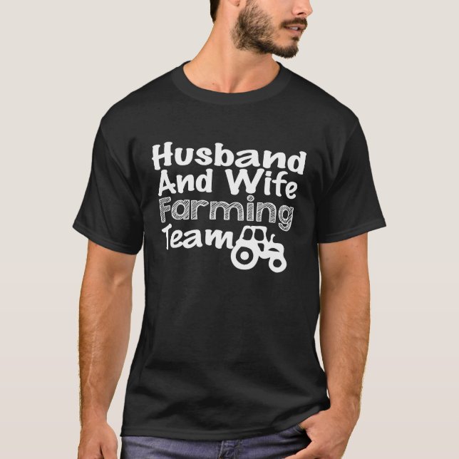 Camiseta Farmer  Husband And Wife Farming Team (Frente)