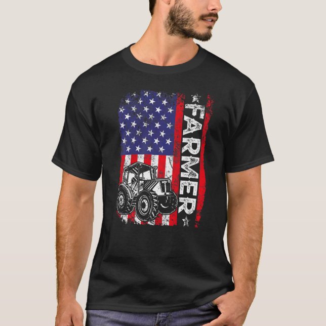 Camiseta Farmer Rancher Trator Americano Flag Farming (Frente)