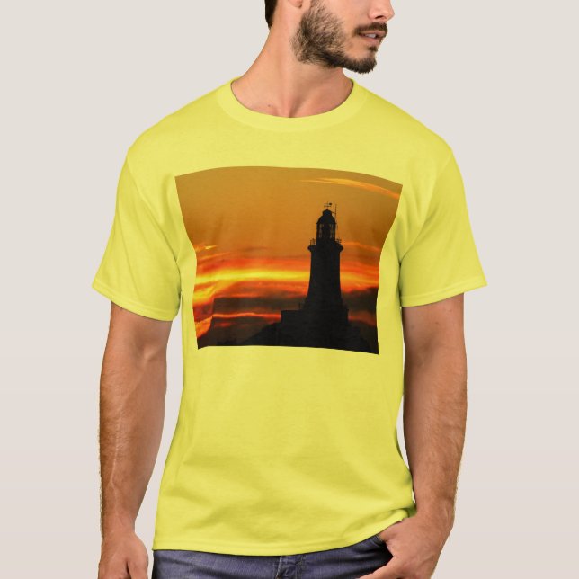 Camiseta Farol e céu em chamas (Frente)