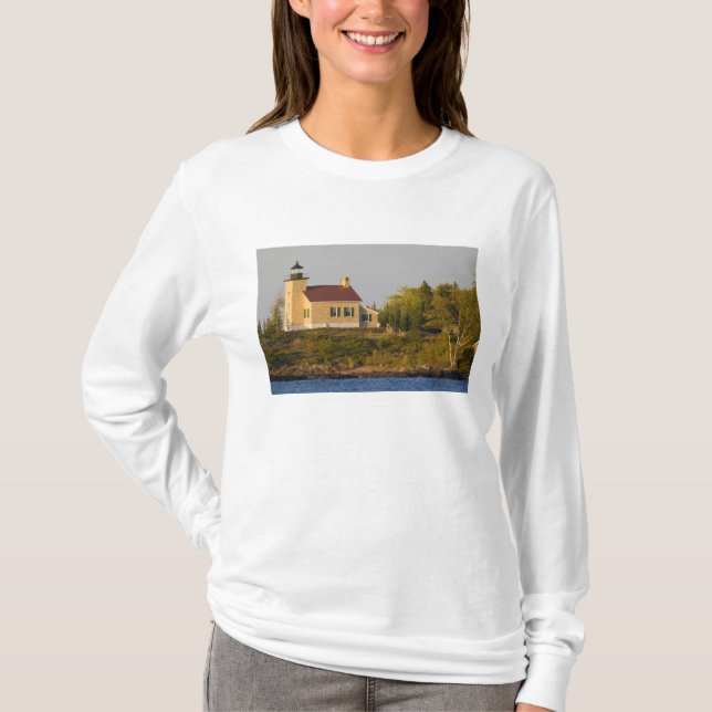Camiseta Farol no Lago Superior perto de Copper Harbor (Frente)