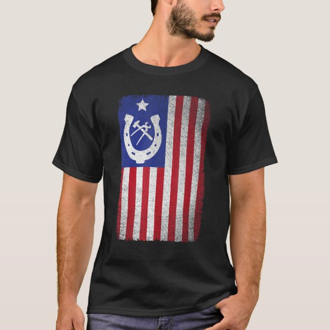 Camiseta Farrier American Flag Horseshoe Horseshoeing (Frente)