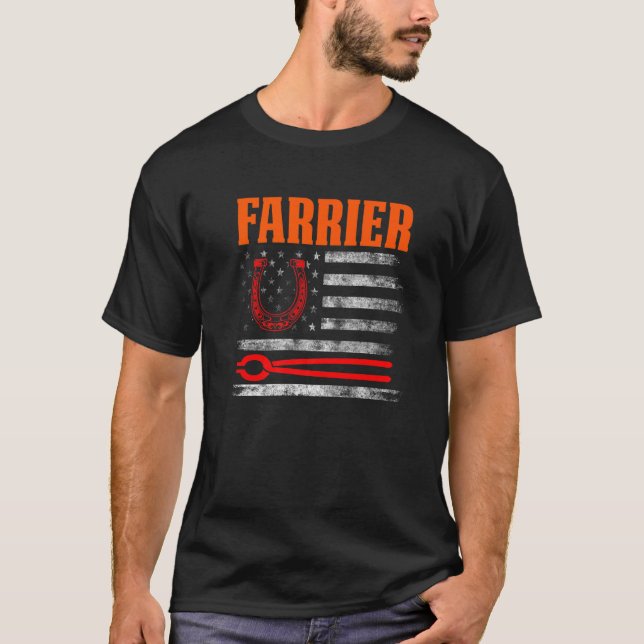Camiseta Farrier Horseshoe Hoof Trimming Equine Shoeing     (Frente)