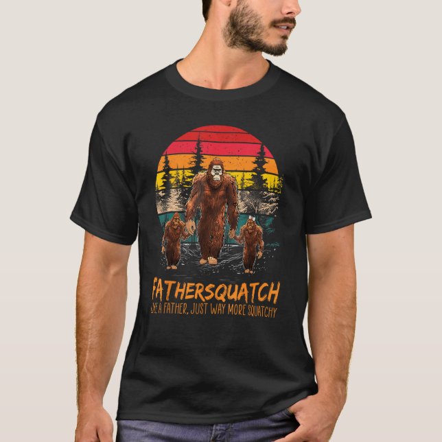Camiseta Fater Squatch Like A Grandpa Just Way More Squatch (Frente)