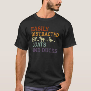 Camiseta Fazenda De Retro-Agricultor Facilmente Distraída P