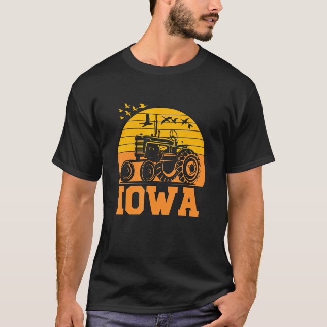 Camiseta Fazenda inicial Iowa Native State Trator Retro Sun (Frente)