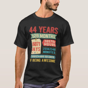 Camiseta Fazendo 44 Anos Decorações de Aniversário de 44 an