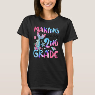 Camiseta Fazendo Ondas na Gravata de Cauda de Peixe Tie Dye