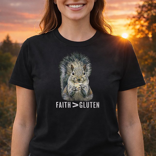 Camiseta Fé Maior Que Glúten Esquilo Engraçado (Funny Squirrel Gluten Free Christian Shirt)