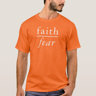 Camiseta Fé Sobre Medo Fórmula Matemática Laranja