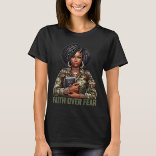 Camiseta Fé Sobre o Medo Camuflagem Cristã Afro-Americana