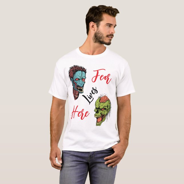 Camiseta Fear Lives Here – Spooky Design Men’s T-Shirt (Frente Completa)