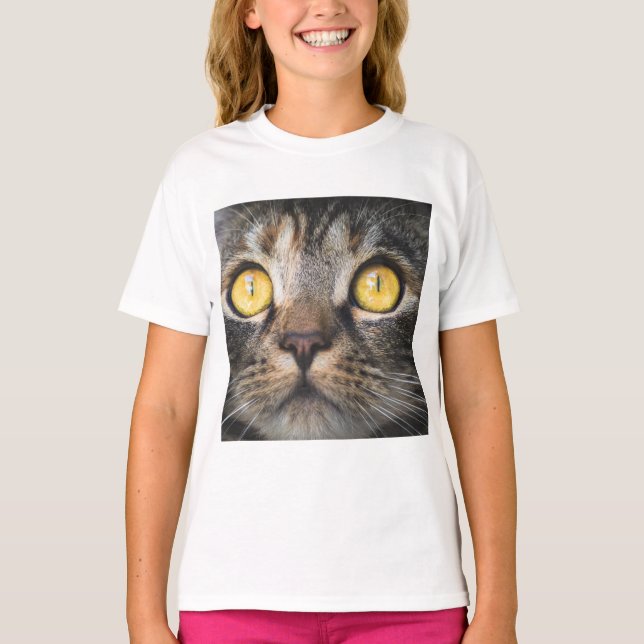 Camiseta Fechamento de Gato com Olhos Amarelos (Frente)
