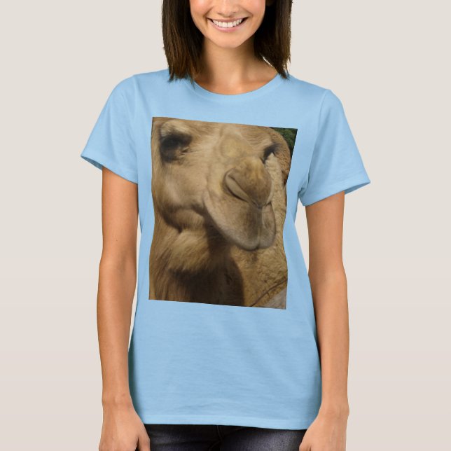 Camiseta Feche e pessoal com um camelo (Frente)