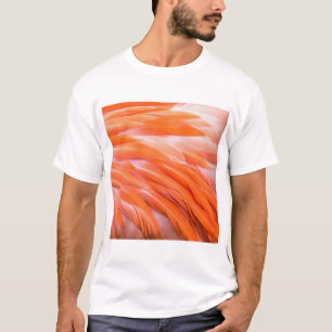 Camiseta Feche o Coral e as Penas do Flamingo Artístico Ros