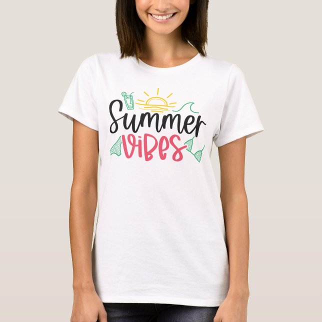 Camiseta Feel Good "Summer Vibes" Women's Seasonal Tee (Frente)