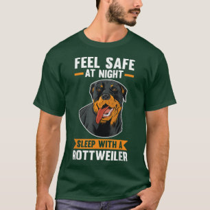 Camiseta Feel safe at night sleep with a Rottweiler 
