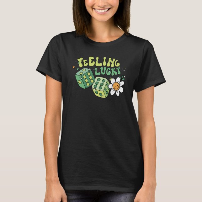 Camiseta Feeling Lucky Dice Retro Groovy St Patrick's Day W (Frente)