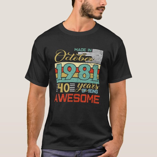 Camiseta Feita Em Outubro De 1981, Há 40 Anos Sendo De Um E (Frente)