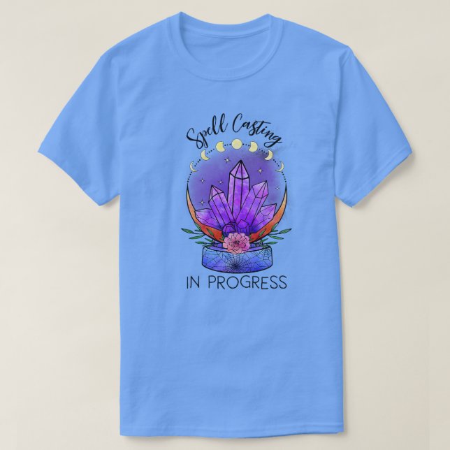 Camiseta feitiço em progresso bruxa feiticeira (Frente do Design)