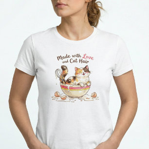 Camiseta Feito com Amor e Cabelo de Gato Mãe de Gato Divert