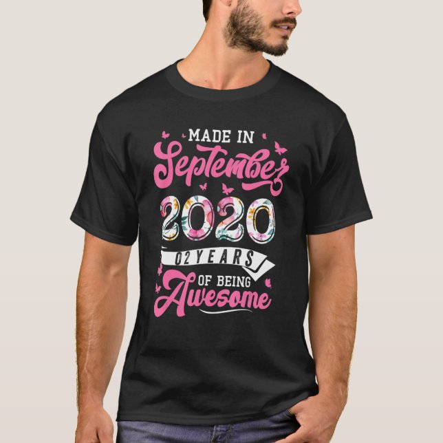 Camiseta Feito Em Setembro De 2020, Floral, 2 Anos De Nasci (Frente)