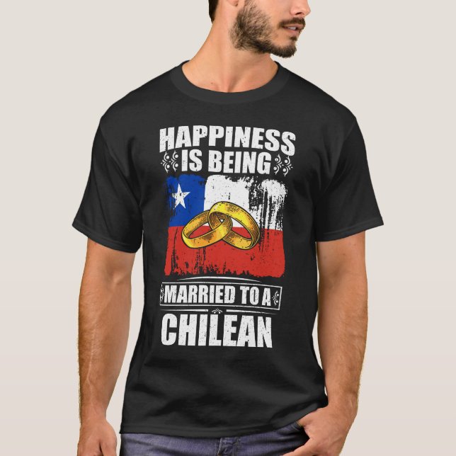Camiseta Felicidade É Casada Com Um Chileno (Frente)