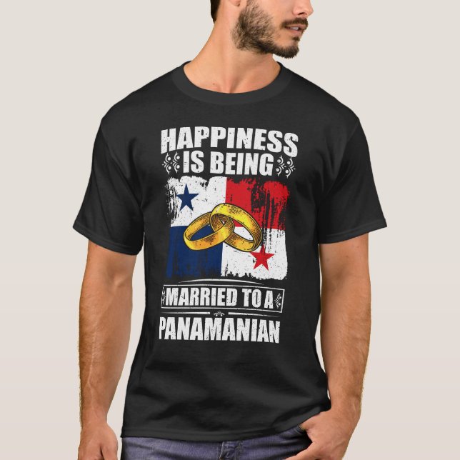 Camiseta Felicidade É Casada Com Um Panamá (Frente)