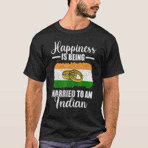 Camiseta Felicidade Está Sendo Casada Com Um Casamento Indi