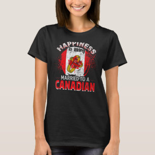 Camiseta Felicidade Está Sendo Casada Com Uma Marcha Canadi