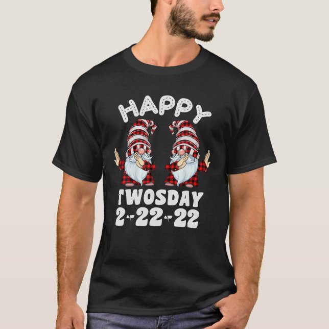 Camiseta Feliz 2-22-2022 Dois Gnomos (Frente)