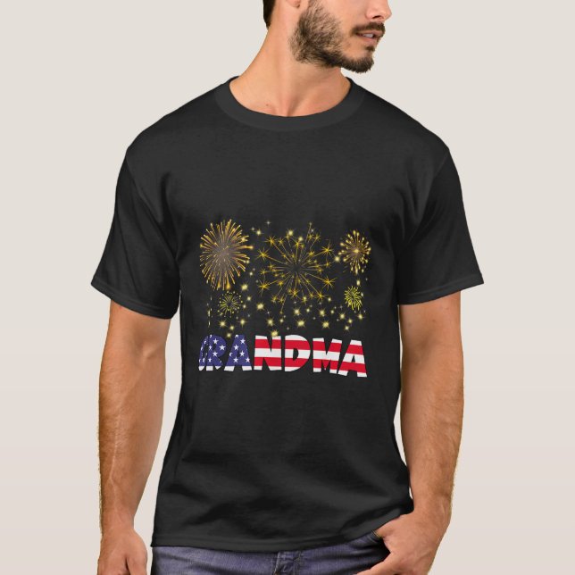 Camiseta Feliz ano novo 2025 Família de Bandeiras Avó-Ameri (Frente)