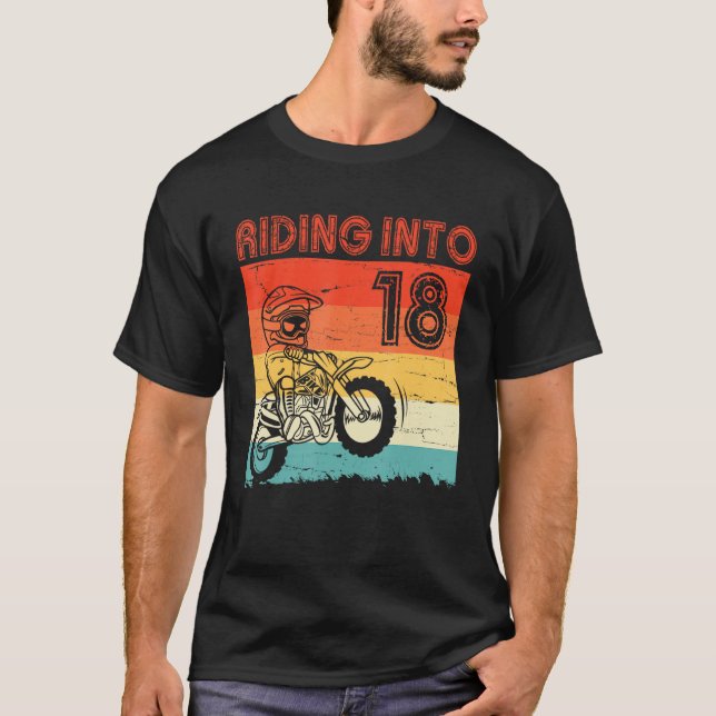 Camiseta Feliz Cavaleiro de Motocicleta de Aniversário Anda (Frente)