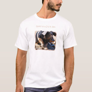 Camiseta Feliz como porco em lama