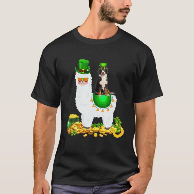 Camiseta Feliz Dia de Patrick Leprechaun Bernese Mountain R (Frente)