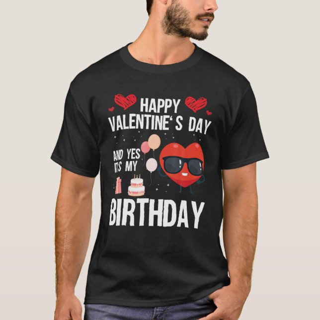 Camiseta Feliz Dia dos Namorados E Sim É O Meu Aniversário  (Frente)