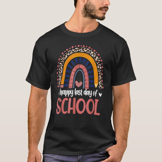 Camiseta Feliz Dia Passado de Professora Estudante Rainbow  (Frente)