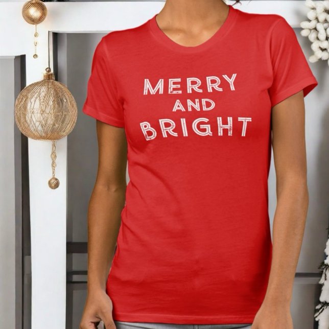 Camiseta Feliz e monograma branco de Natal vermelho brilhan (Criador carregado)