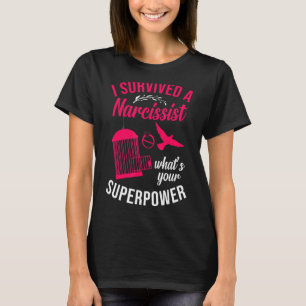 Camiseta Feliz Festa de Divórcio Eu Sobrevivi A Um Narcisis