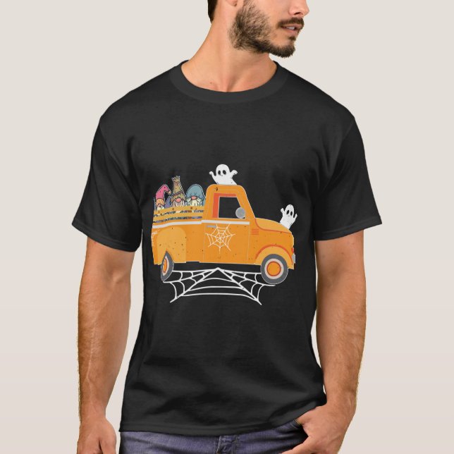 Camiseta Feliz Halloween Gnome Truck Drive Spooky Gnome Cre (Frente)