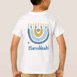 Camiseta Feliz Hanukkah Menorah Rainbow T-Shirt<br><div class="desc">Nossa Camisa de Saudação do Rainbow Menorah Hanukkah tem um design do Rainbow popular que sacudir para se tornar um Hanukkah alegre/ Chanukah menorah. Com uma aspersão de estrelas judaicas de David, esta design moderna é uma maneira bela e divertida de desejar a família e amigos um Feliz Chanucá aonde...</div>