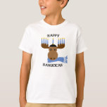 Camiseta Feliz Hanukkah Moose Menorah<br><div class="desc">Adicione um pouco de reluz ao seu festival este ano com esta camisa de feriado que retrata um alce com menorah e cachecol!</div>