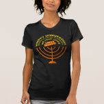 Camiseta Feliz Hanukkah Oito Noites Loucos Mãe<br><div class="desc">Celebre Chanucá com orgulho e humor enquanto se reúne com toda a família. Este design gráfico do festival faz um presente perfeito para os feriados. Seja para seu vizinho, família, esposa, tia ou namorada</div>