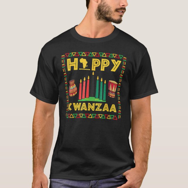 Camiseta Feliz Kwanzaa Kinara Candles Princípios Africanos (Frente)