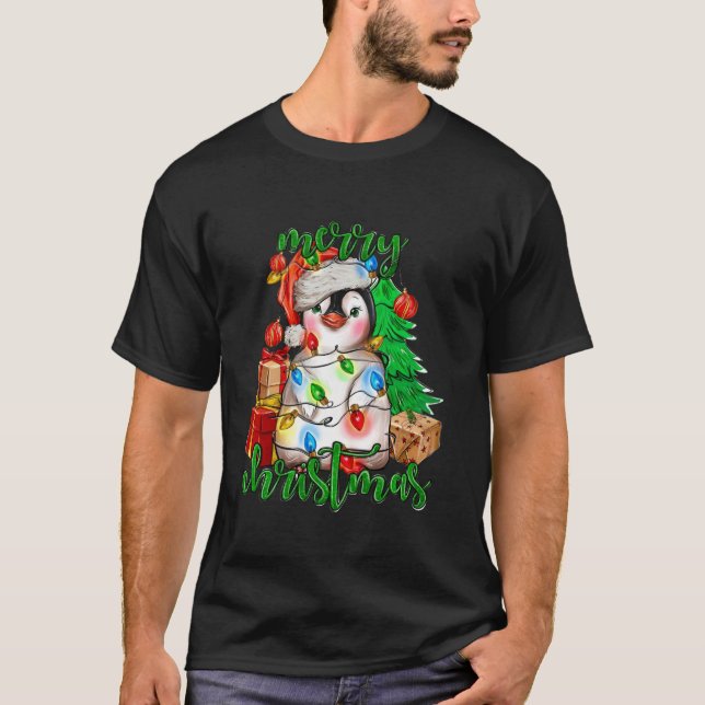 Camiseta Feliz Natal Pinguin Xmas Tree Lights Xmas Holi (Frente)