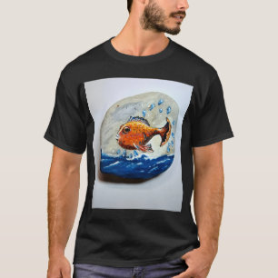 Camiseta Feliz Pequeno Peixe Laranja Pedra Pintura – Lind